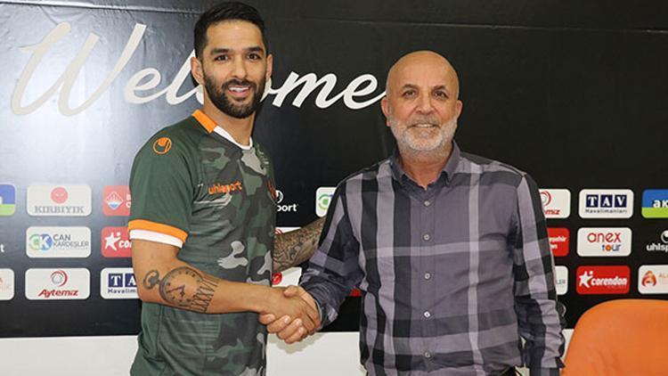 Alanyaspor, Candeias ile 2 yıllık sözleşme imzaladı