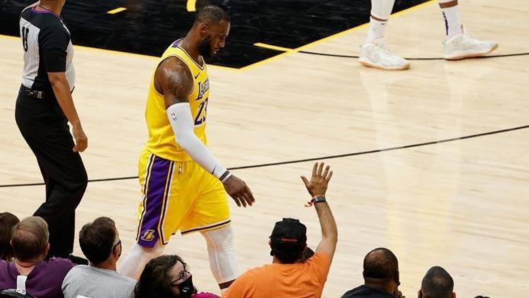 NBAde Gecenin Sonuçları: Son şampiyon Lakers elenmenin eşiğinde LeBron maç bitmeden sahayı terk etti...