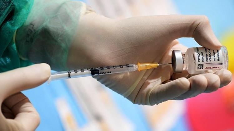 İngiltere’de yetişkinlerin yüzde 75’i ilk doz aşısını oldu