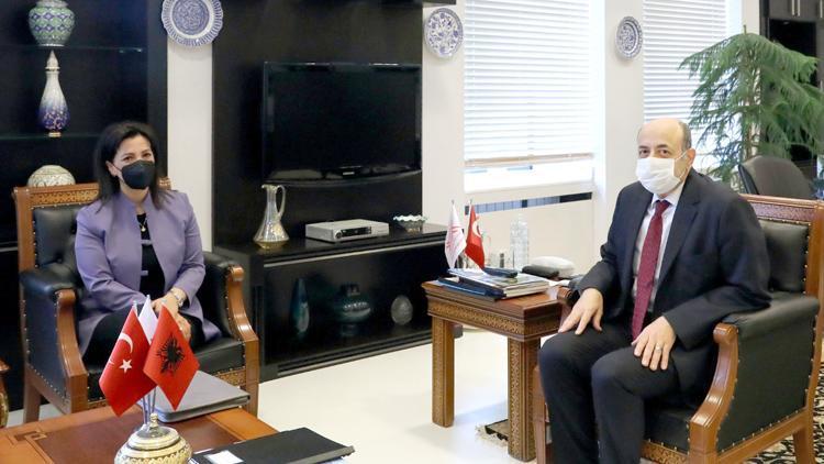 Arnavutluk Eğitim Bakanı YÖK’ü ziyaret etti