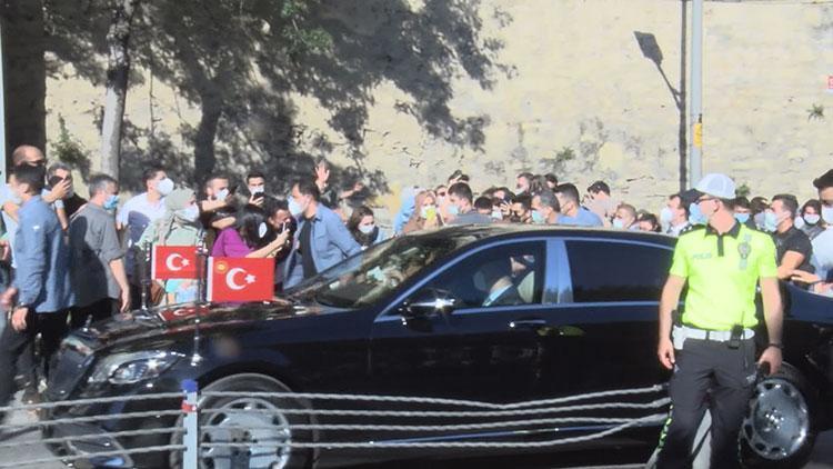 Cumhurbaşkanı Erdoğan, Çengelköy’de vatandaşlarla sohbet etti