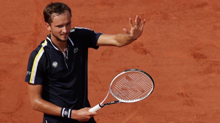 Fransa Açıkta Medvedev ve Tsitsipas çeyrek finalde