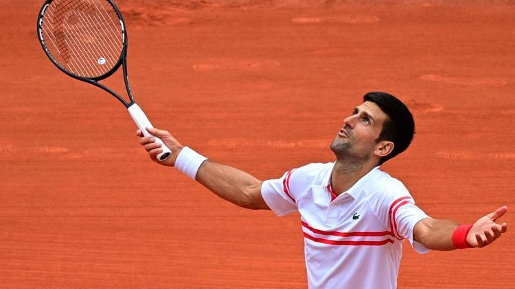 Fransa Açıkta Djokovic, rakibi Musettinin 5. sette sakatlanması sonrası çeyrek finale çıktı