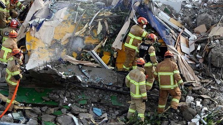 Güney Korede 5 katlı bina çöktü: 9 ölü, 8 yaralı
