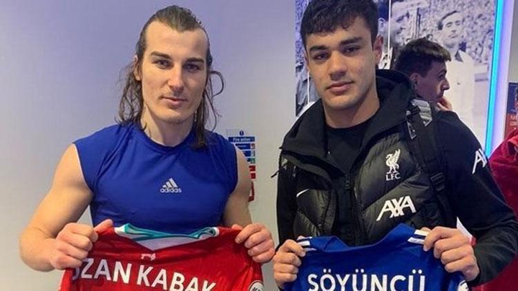 EURO 2020deki Türkiye - İtalya maçı öncesi Liverpool ve Leicester Cityden Ozan Kabak ve Çağlar Söyüncü paylaşımı