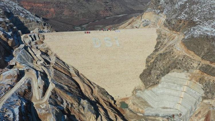 Silvan Barajının ön yüz beton imalatlarına başlandı