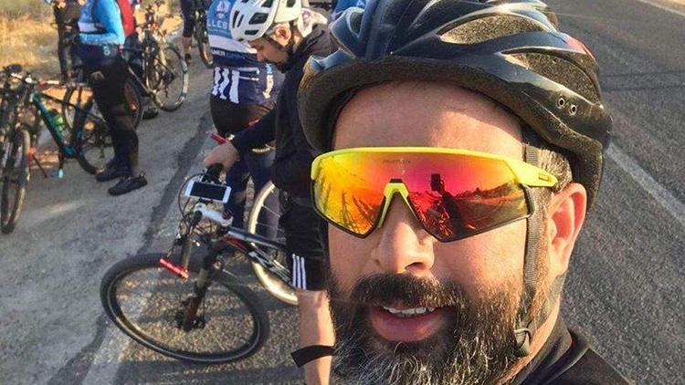 Akademisyen İsmail Taşdan acı haber Bisikletiyle şarampole yuvarlandı, hayatını kaybetti