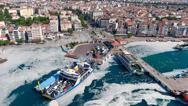 Müsilaj Çanakkale Boğazını esir aldı