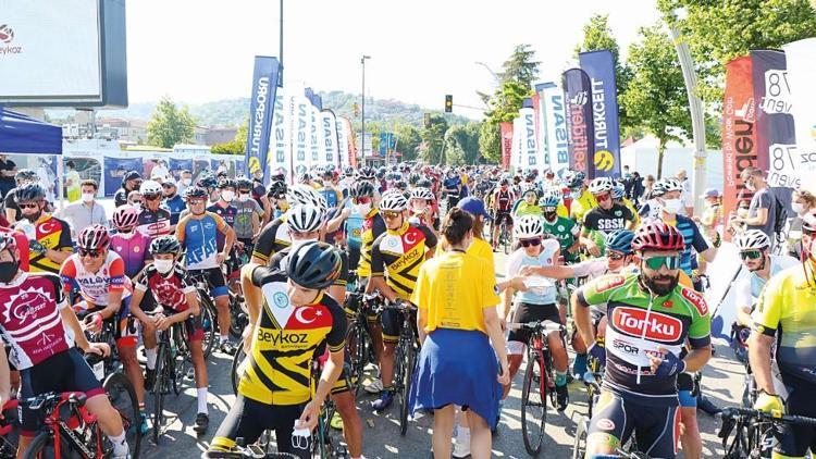 Sağlıkçı çocukları için İstanbul GrandFondo’da bin kişi pedal çevirdi