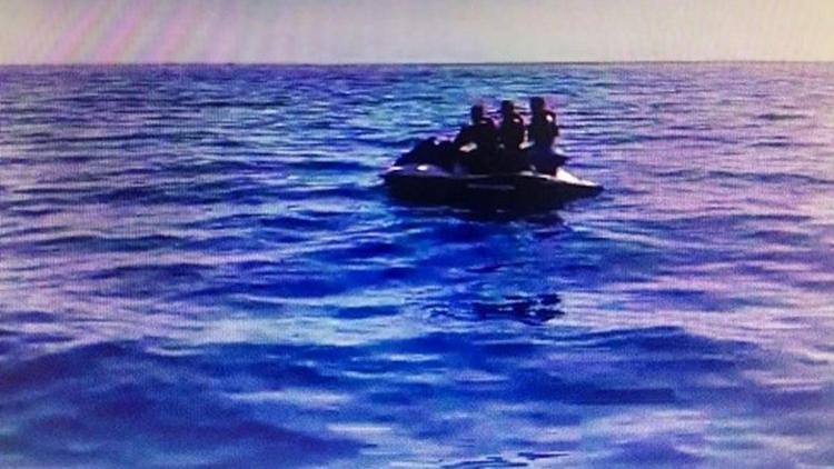 Yunanistan’a jet-ski ve tekneli kaçış