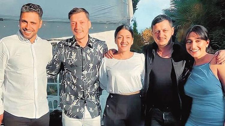 Mesut Özil kardeşini evlendirdi
