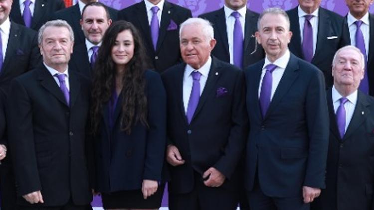 Galatasaraya kadın eli değecek Metin Öztürk yönetiminde en genç kadın üye