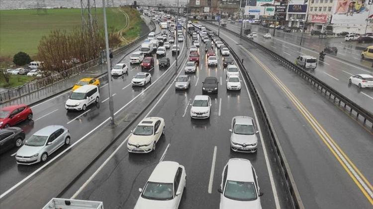 İstanbulda kısıtlama öncesi trafik yoğunluğu