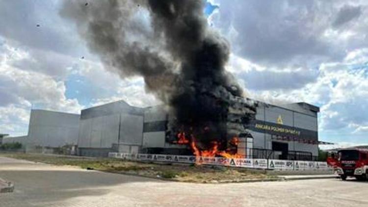 Fabrika yangınında 9 kişi yaralandı