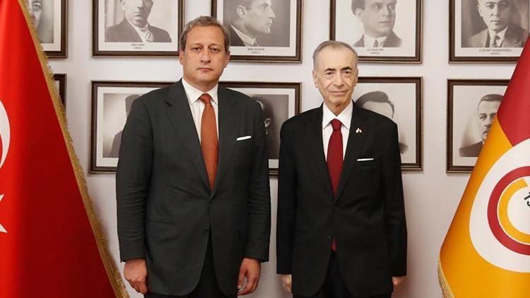 Galatasarayda devir teslim töreni gerçekleştirildi Mustafa Cengizin yerine Burak Elmas seçildi