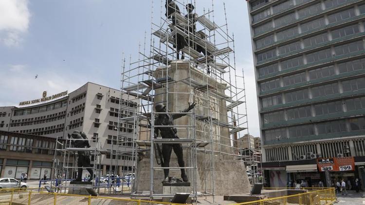 Zafer Anıtı’nda restorasyon başladı