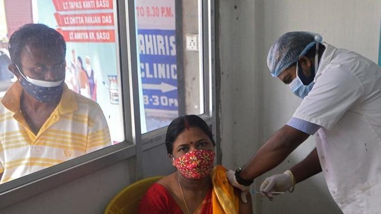 Hindistanda Kovid-19 salgınında toplam vaka sayısı 30 milyonu aştı