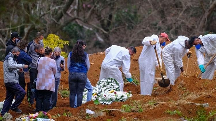 Brezilyada son 24 saatte 2 bin 392 kişi Kovid-19dan hayatını kaybetti