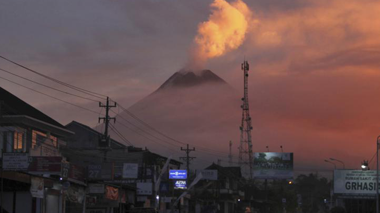 Merapi Yanardağında bir ayda ikinci patlama