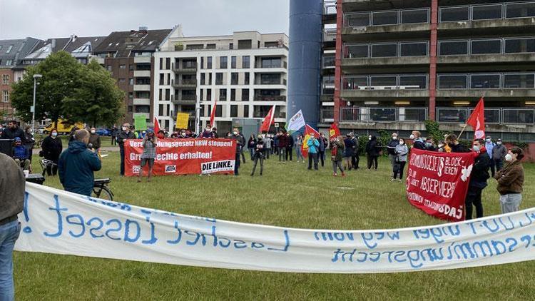 ‘Protesto hakkı’nın kısıtlanmasını protesto ettiler