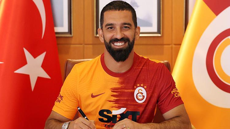 Son dakika haberi... Arda Turan Galatasarayda kaldı Yeni sözleşme...