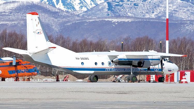Rusya yolcu uçağı kayalıklara çakıldı