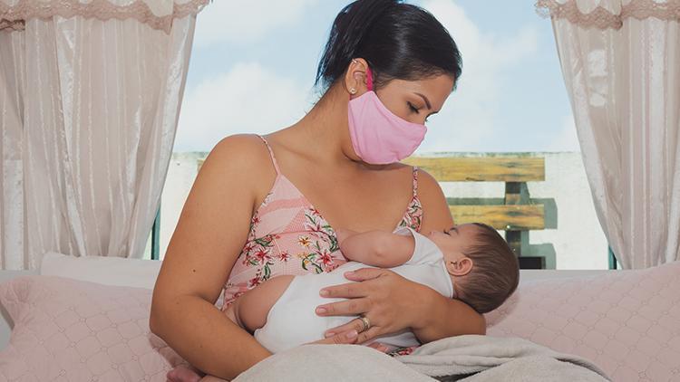 Çarpıcı araştırma sonucu: mRNA aşıları anne sütüyle bebeğe geçmiyor