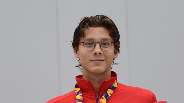 Son Dakika... Milli yüzücü Berke Saka, Avrupa Gençler Şampiyonasında altın madalya kazandı
