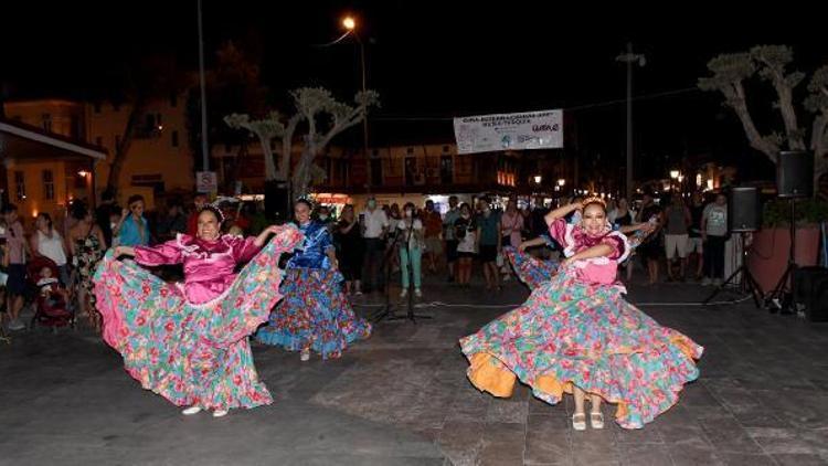 Kuşadasında Meksika halk dansları rüzgarı esti