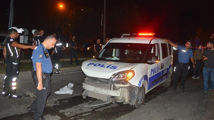 Polis otosu ile hafif ticari araç çarpıştı: 2si polis 5 yaralı