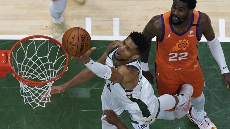 NBAde Gecenin Sonuçları: Sunsı 109-103 yenen Bucks final serisini 2-2ye getirdi