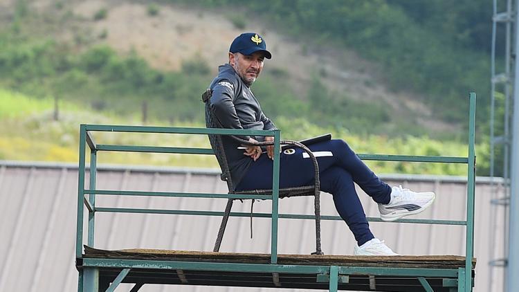 Fenerbahçede Vitor Pereiradan sıradışı yöntem O görüntü dikkat çekti