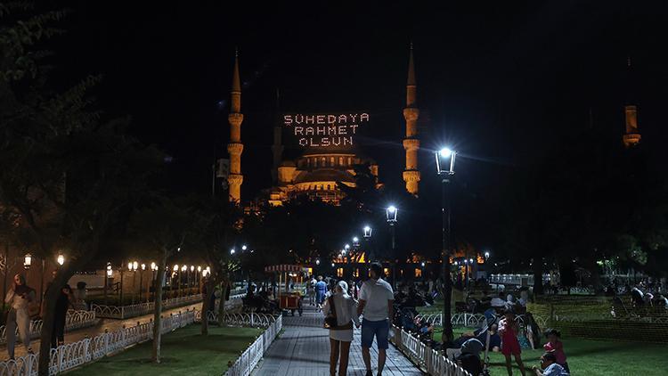 15 Temmuzun yıl dönümünde Türkiye genelinde sela okundu