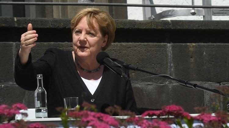 Başbakan Merkel afet bölgesine gitti