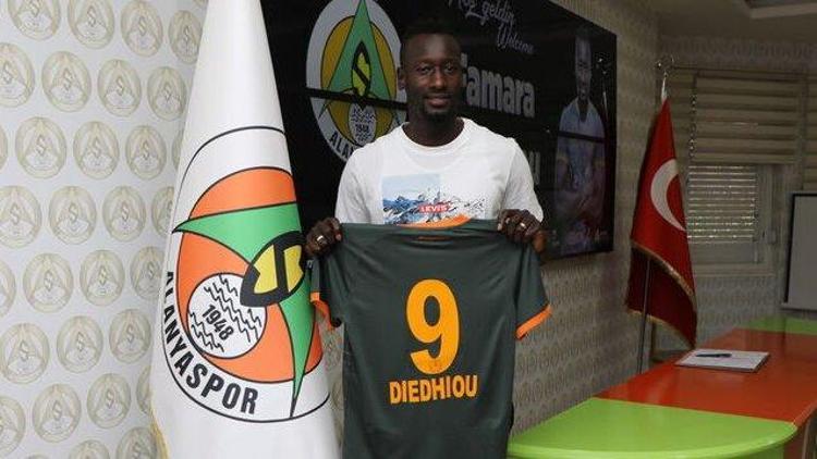 Alanyaspor, Senegalli forvet Famara Diedhiou ile 4 yıllık sözleşme imzaladı