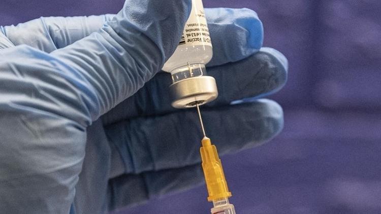Japonyada Moderna aşısının 12 yaş ve üzerindekilere yapılması onaylandı