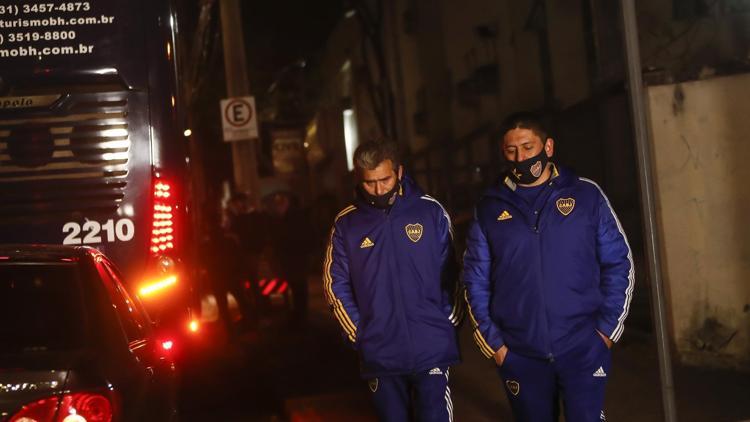 Libertadores Kupasından elenen Boca Juniorslı oyuncular, polisle çatıştı