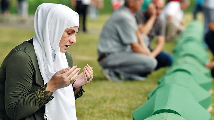 Srebrenica soykırımını inkâr yasaklandı