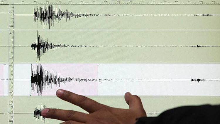 Son dakika... Endonezyada 6.2 büyüklüğünde deprem