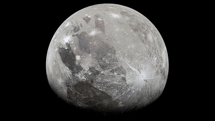 Jüpiterin en büyük uydusu Ganymedede su buharı bulundu