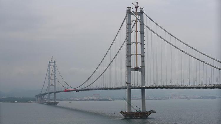 Osmangazi Köprüsü ve İzmir-İstanbul Otoyolunda geçiş rekoru kırıldı