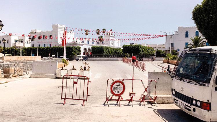 Tunus yol ayrımında, Nahda’dan çağrı: Demokrasiye sahip çıkın