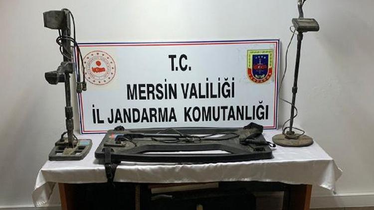 Mersinde kaçak kazı yapan 5 kişiye jandarmadan suçüstü