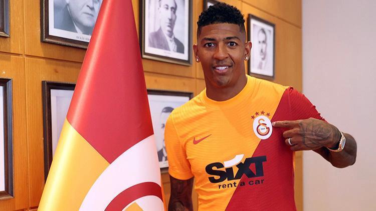 Son Dakika Transfer Haberi... Patrick van Aanholt resmen Galatasarayda KAPa bildirildi