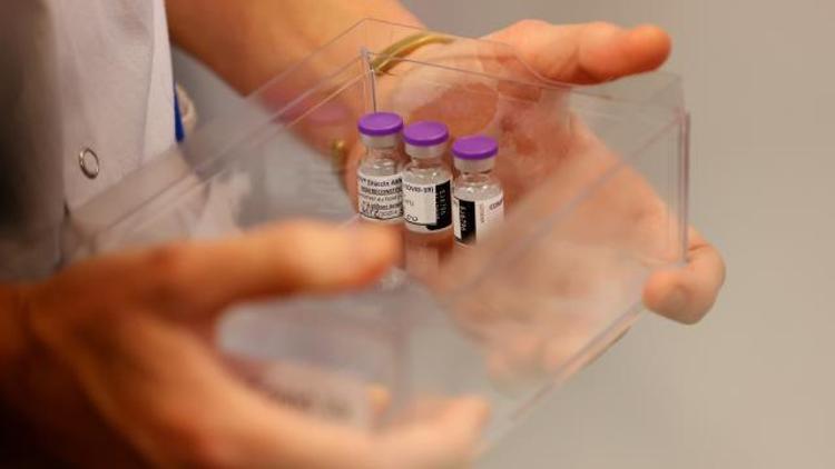 Fransada 12-17 yaş için Moderna aşısı onaylandı
