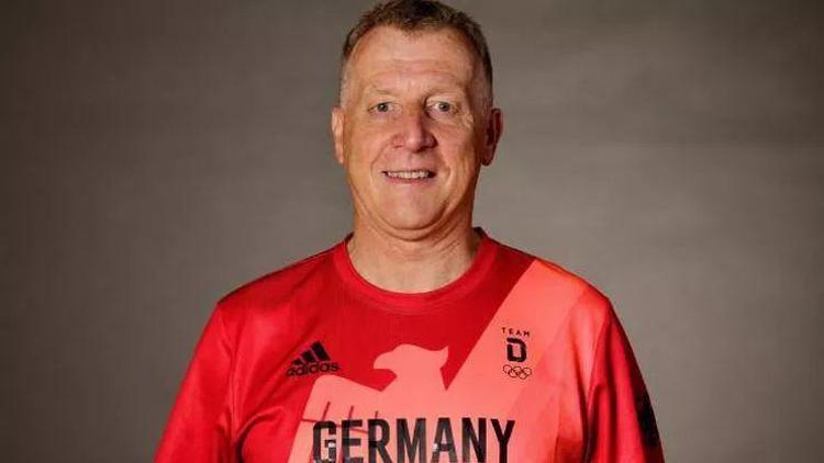Tokyo 2020de ırkçı söylemde bulunan Alman sportif direktör Patrick Moster, evine gönderildi