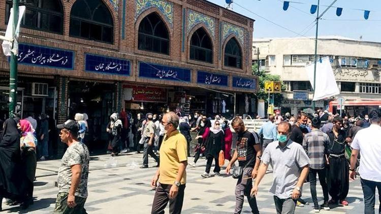 İranda Kovid-19 ölümleri 90 bini geçti
