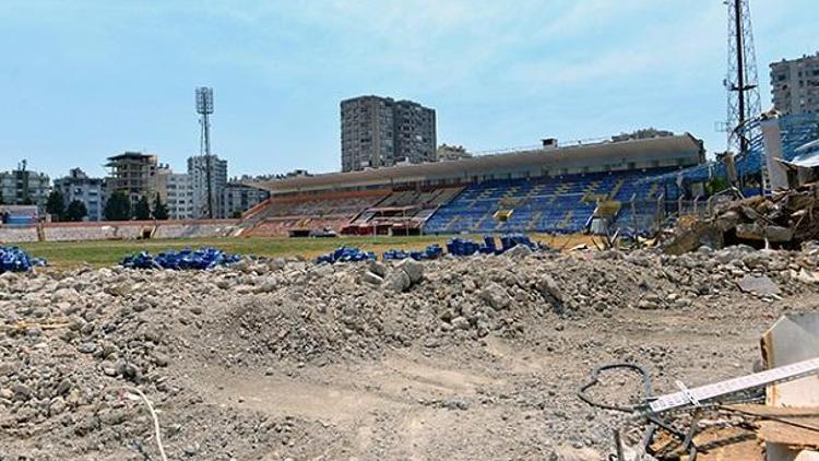 83 yıllık tarihi 5 Ocak Fatih Terim Stadında yıkım işlemi başladı