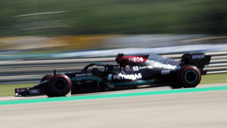 Formula 1 Macaristan GPsinde pole pozisyonu Hamiltonun