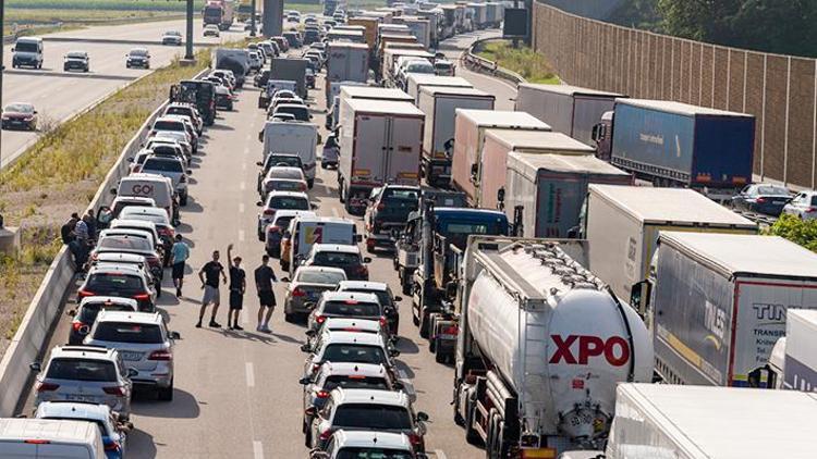 Almanya’da trafik durma noktasında